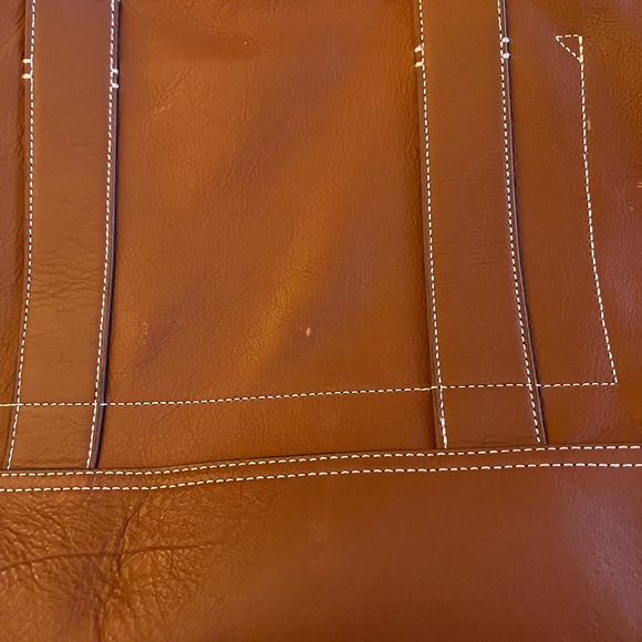 Great condition! Medium Montauk Tote in Rich Oak & $60 adjustable strap - Picture 4 of 16